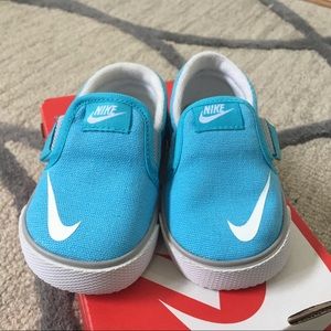 Nike size 3C Nike Toki Slip On719746 Blue